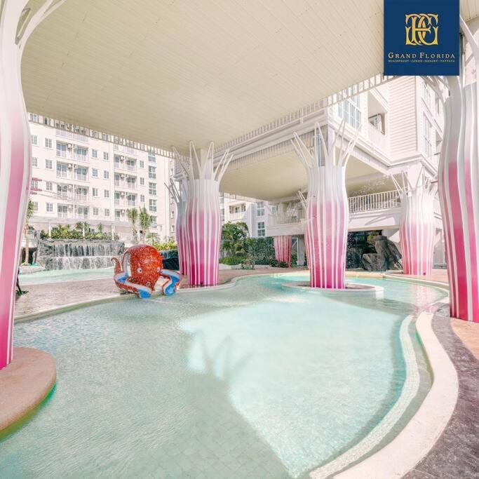 Grand Florida Beach Waterpark Condo Resort Jomtien Beach Zewnętrze zdjęcie